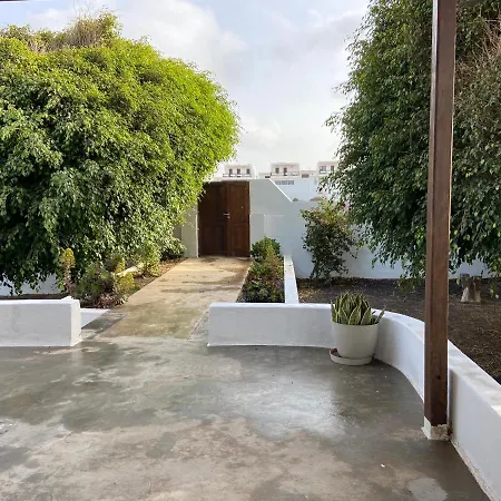 Isabel Villa San Bartolome (Las Palmas)